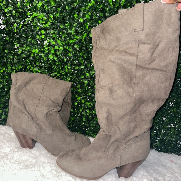 Shoes - Knee high boots